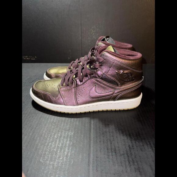 Nike Air Jordan 1 Retro Mid Nouveau Deep Burgundy 629151-605 - Size 9 - Picture 5 of 9
